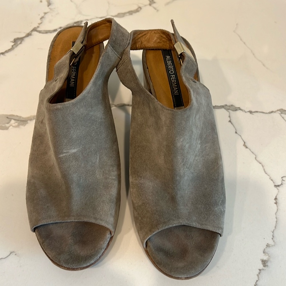 ALBERTO FERMANI griege sandal with block heel, Size 39.5
